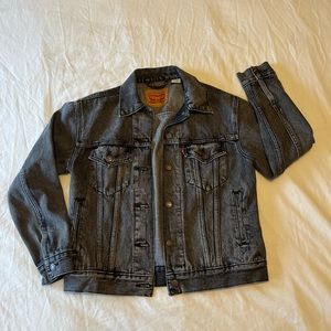 Levi’s gray denim jacket